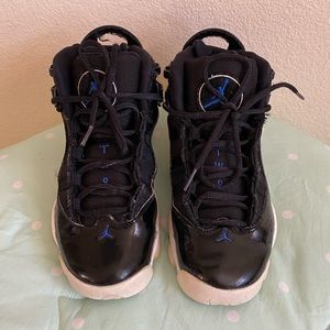 Boys Jordan 6 Ring Basketball Sneakers size 6